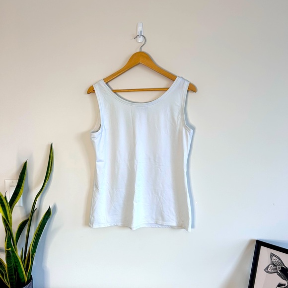 Peter Nygard White Sleeveless Tank, Size Medium - Picture 7 of 9